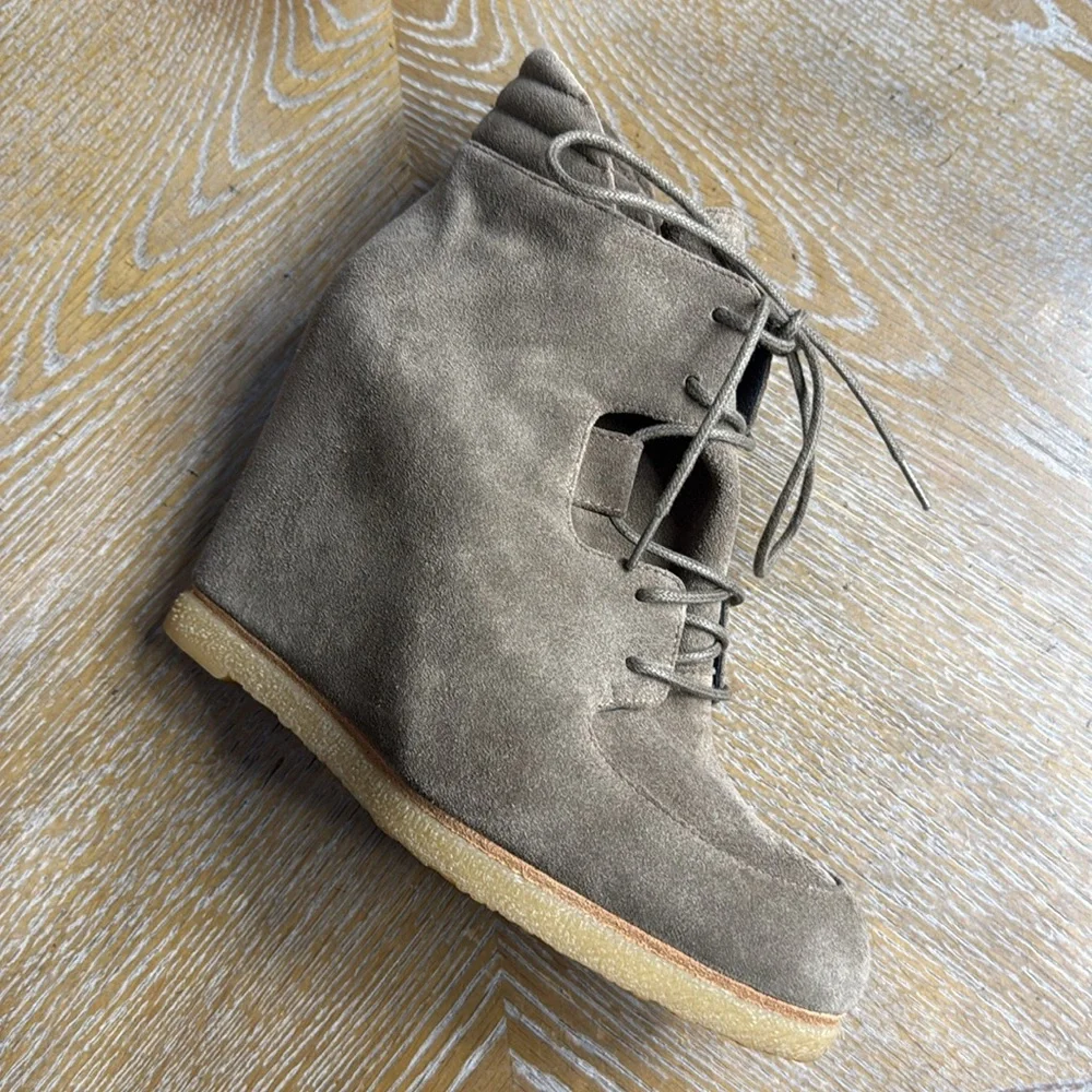 STUART WEITZMAN Kidstuff High Top Wedge Beige Lace Up High Heel Boots 37 - Picture 5 of 12